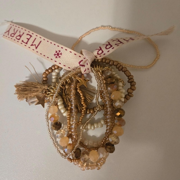 Bunch of brown bracelets - Picture 2 of 3